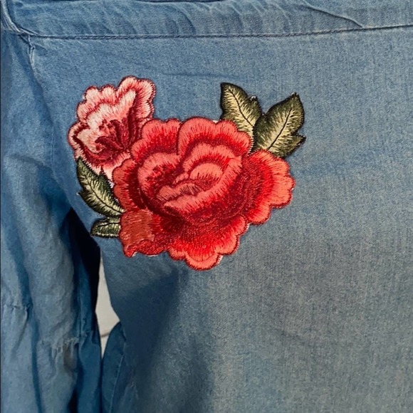 a.n.a Jean Off Shoulder Floral Embroidered Top L - Picture 2 of 11